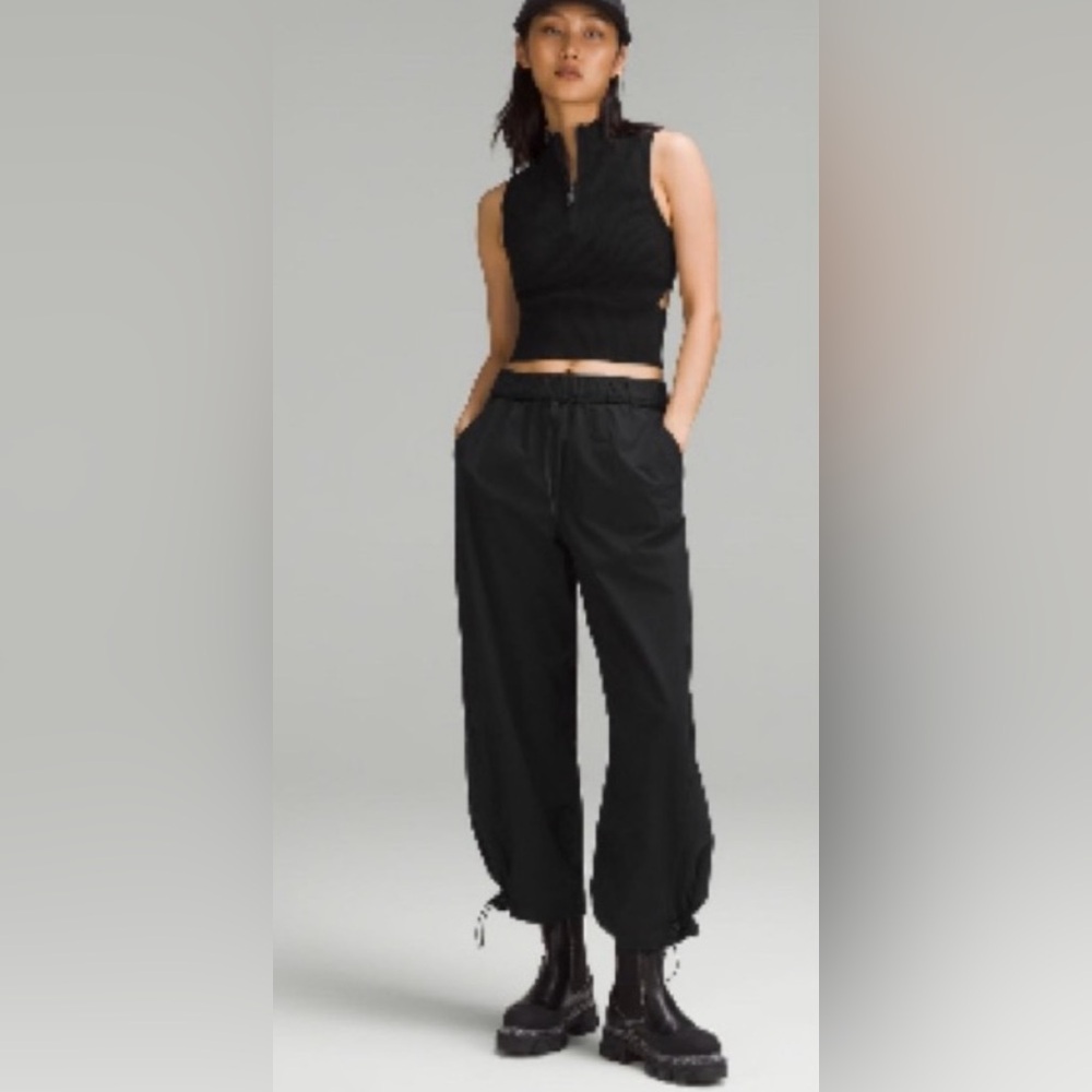 LULULEMON black cinch leg pant size small